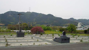 堅志田共同墓地
