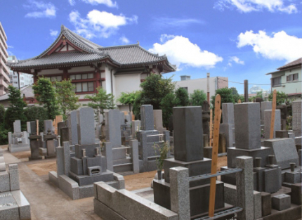 文京区の小日向に位置し、貴重な文化財に恵まれた歴史を感じる静寂に包まれたお寺です。小石川七福神※の弁財天が安置されています。