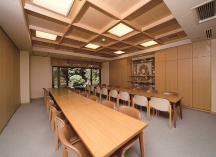 施設内