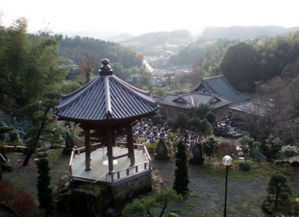 東光寺ふじみ墓苑の魅力のひとつに多摩丘陵を見渡せる眺望