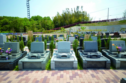 墓域は完全バリア設計を採用しております。車椅子ご利用の方にも安心です。