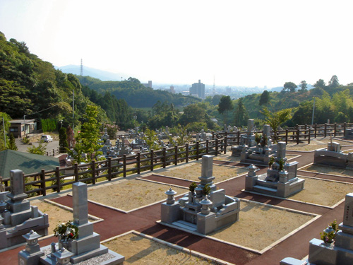 瀬戸内海を一望できる絶景の公園墓地です。