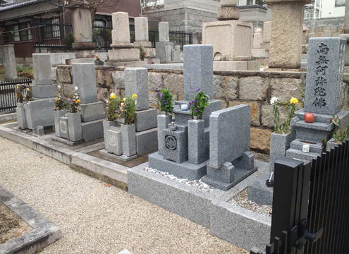 神戸・三宮から近く、お墓参りが楽な好立地です。