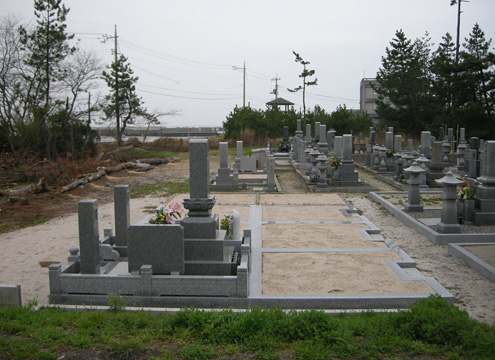 建墓について、市営墓地のような規制はありません。