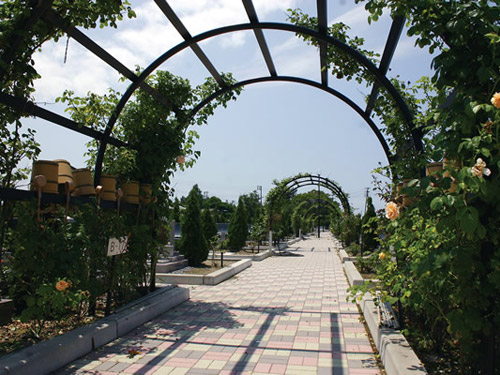 新潟県初の「ガーデン型霊園」。